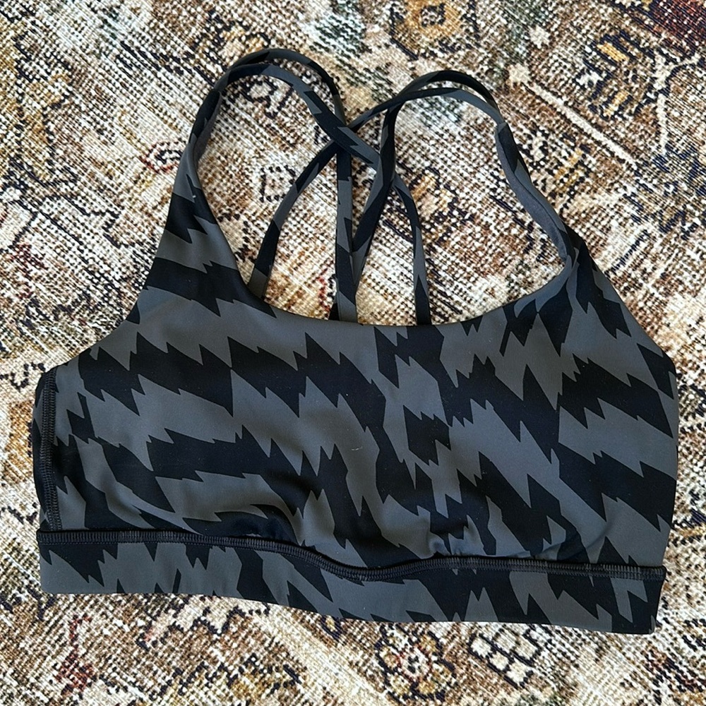 Lululemon sports bra